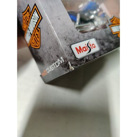 Harley-Davidson Motorcycles HD Custom Series 42 2009 FDXFSE CVO "Fat Bob" Blue - Picture 5 of 15